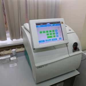 Мультипараметровый анализатор газов крови, электролитов, оксиметрических параметров и метаболитов Cobas b 221 (Roche, Швейцария)